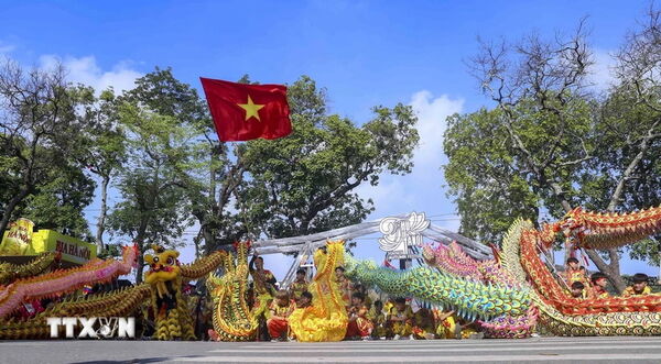 Festival Thu Hà Nội lần 2 năm 2024: Đến để cảm nhận vẻ đẹp mùa Thu lịch sử
