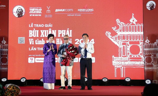 Giải thưởng Bùi Xuân Phái vinh danh 'hiệp sỹ kiến trúc'Hoàng Đạo Kính