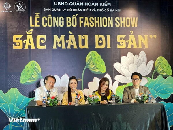 Show thời trang “Sắc màu di sản” đưa công chúng quay trở về
cội nguồn văn hóa