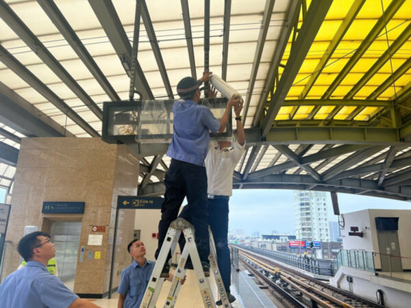 Metro Hà Nội sẽ ngắt điện thiết bị hiển thị tại sân ga khi
bão số 3 đổ bộ