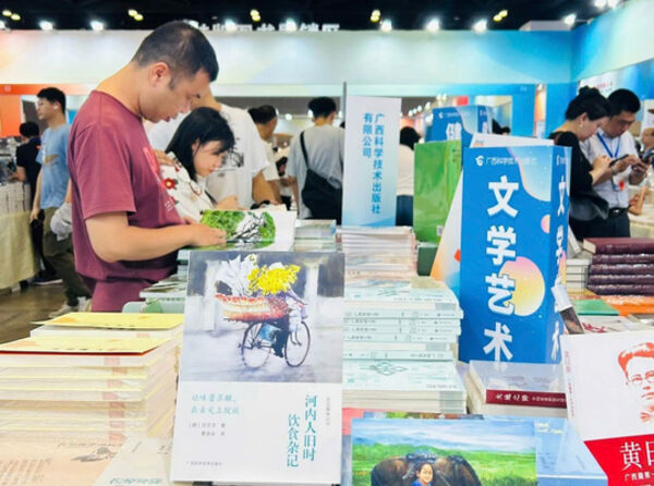 Sách ẩm thực Hà Nội đoạt giải thưởng về sức ảnh hưởng tại
Trung Quốc