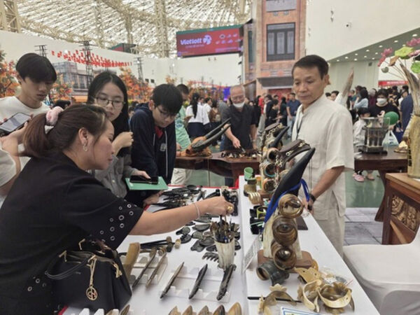 'Tinh hoa Thu Hà Nội' - điểm nhấn hút khách tại Hội chợ Mùa
Thu 2025