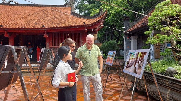 Ngắm 'Hà Nội trong Kỷ nguyên vươn mình' qua 80 bức ảnh sinh
động