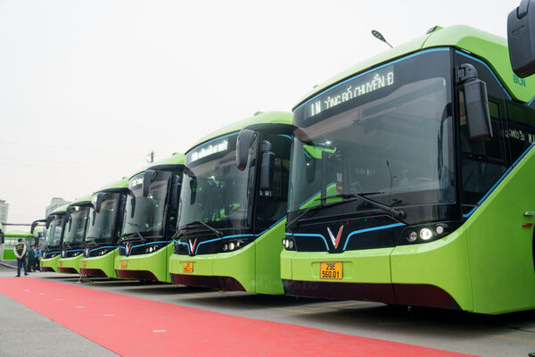 Doanh nghiệp buýt Hà Nội chuyển đổi hoàn toàn sang sử dụng xe buýt điện