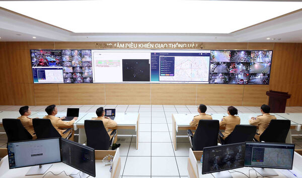 1.837 camera AI chính thức giám sát giao thông Thủ đô theo
thời gian thực