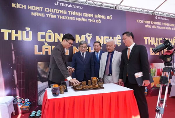 Triển khai gói hỗ trợ doanh nghiệp thương mại điện tử cho
126 xã, phường của Hà Nội