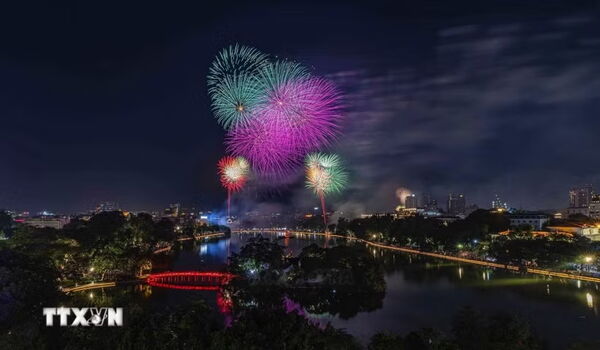 Hà Nội tổ chức bắn pháo hoa tại 3 điểm dịp kỷ niệm 72 năm
Ngày Giải phóng Thủ đô